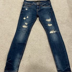 Express women’s jeans midrise size 00 short.
